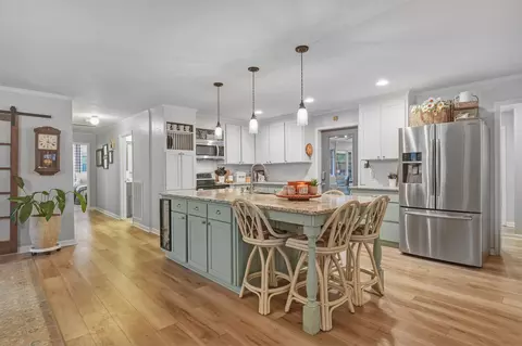 811 Hogans Branch Rd, Hendersonville, TN 37075