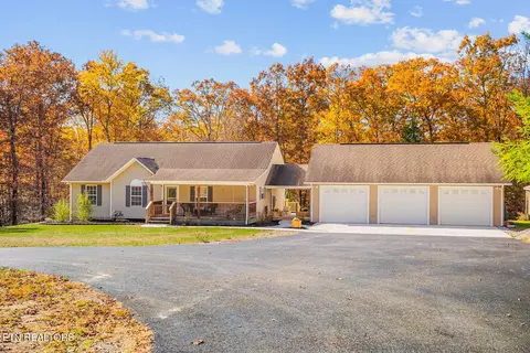1383 Old Bean Shed Rd, Clarkrange, TN 38553