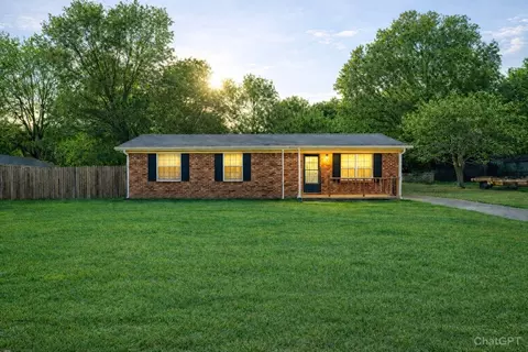 554 Roselawn Dr, Clarksville, TN 37042