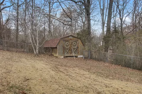 Exterior - 111 Rouse Rd, Dickson, TN 37055 photo 7 of 12