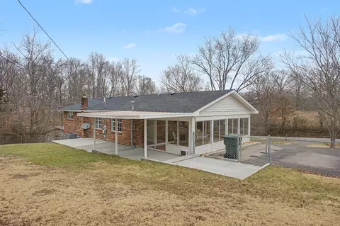 Exterior - 111 Rouse Rd, Dickson, TN 37055 photo 5 of 12