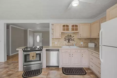 Kitchen - 111 Rouse Rd, Dickson, TN 37055 photo 1 of 4