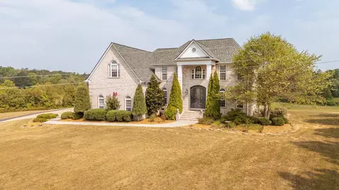 5166 Middlefork Rd, Luray, TN 38352
