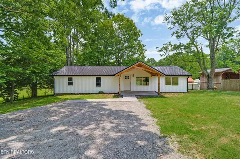 1095 Franklin Rd, Jamestown, TN 38556
