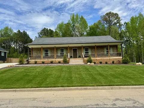 347 Shadows Lawn Dr, Athens, TN 37303