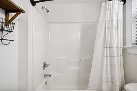 Bath - 2820 Maylon Dr, Murfreesboro, TN 37128 photo 6 of 6