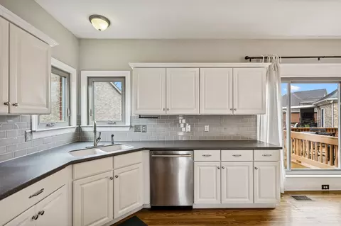 Kitchen - 2820 Maylon Dr, Murfreesboro, TN 37128 photo 2 of 4