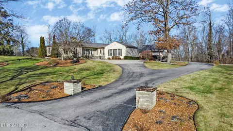 233 Morgan Rd, Crossville, TN 38555