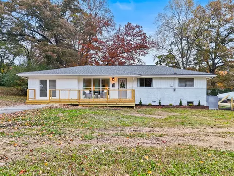 234 Lakeview Dr, Rossville, GA 30741
