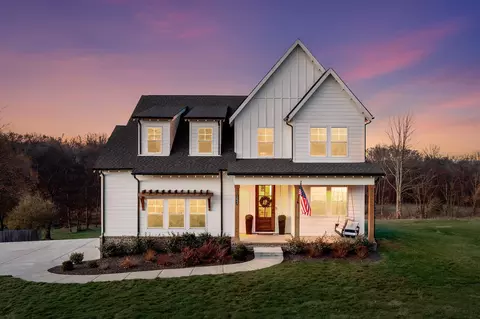 1233 Hartsfield Dr, Columbia, TN 38401