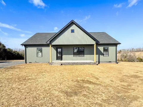 517 Pleasant Hill Rd, Lafayette, TN 37083