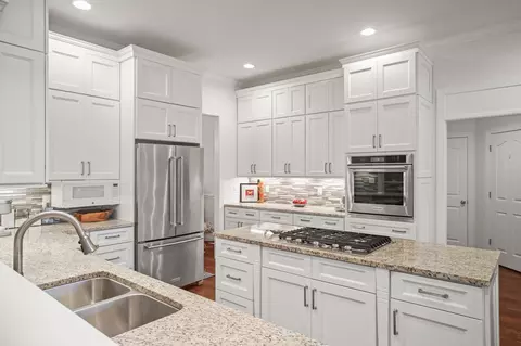 Kitchen - 2003 Tammy Dr, Springfield, TN 37172 photo 4 of 7