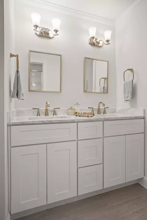 Bath - 2003 Tammy Dr, Springfield, TN 37172 photo 1 of 6