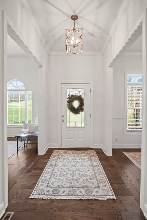 Entry Way - 2003 Tammy Dr, Springfield, TN 37172 photo 2 of 11