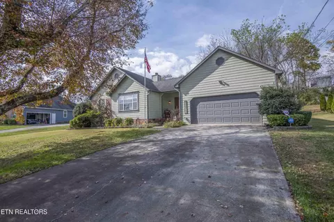 442 Dairy Ln, Lenoir City, TN 37772