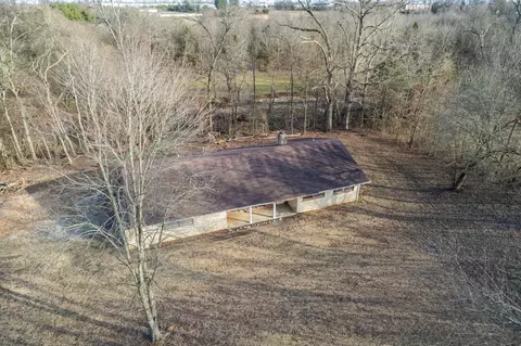 301 Sanford Ln, Lawrenceburg, TN 38464