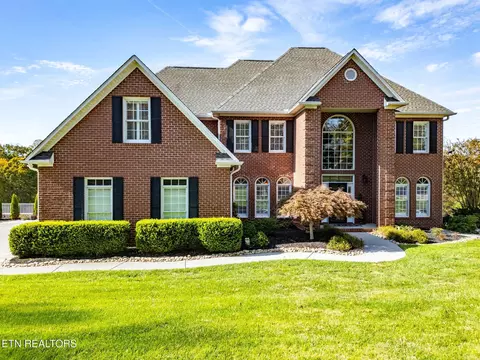 105 Center Park Ln, Oak Ridge, TN 37830
