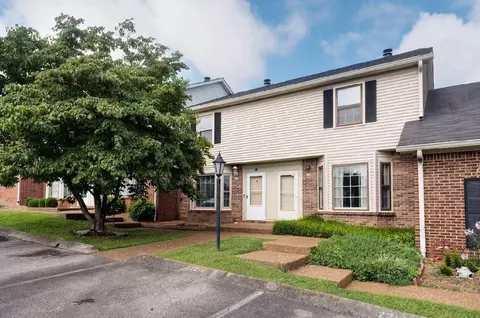 2214 Union Place Ct, Columbia, TN 38401