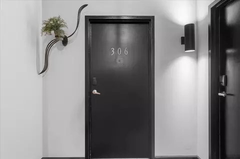 1301 Market St #306, Chattanooga, TN 37402
