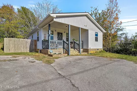 3935 Skyline Dr, Knoxville, TN 37914