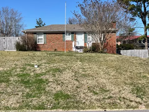 326 Lagoon Dr, Mcminnville, TN 37110