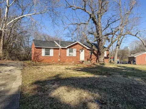 806 Brookfield Dr, Murfreesboro, TN 37130