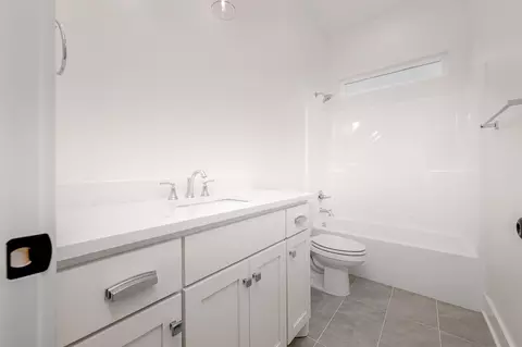 Bath - 5517 Sinclair St, Murfreesboro, TN 37127 photo 5 of 5