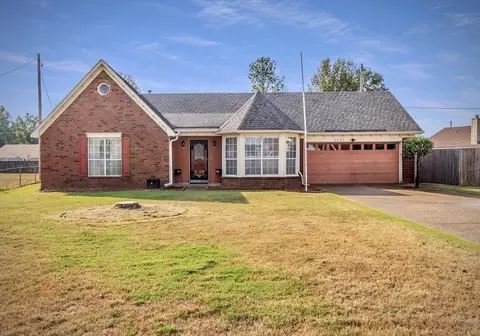 2495 Country Trail Dr, Memphis, TN 38133