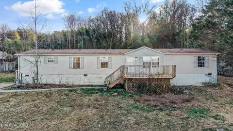 750 Lake Dr, Loudon, TN 37774