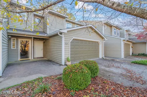 7829 Village Dr, Knoxville, TN 37919