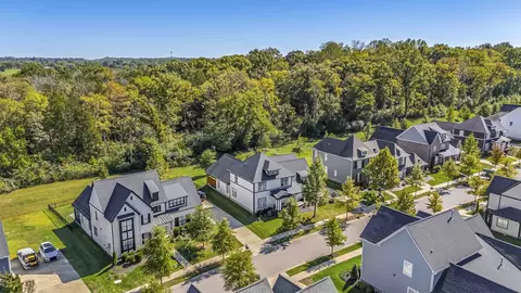 View/Area - 1080 Memorial Dr, Franklin, TN 37064 photo 2 of 7