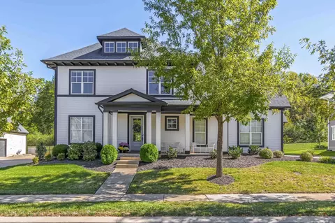 Exterior - 1080 Memorial Dr, Franklin, TN 37064 photo 4 of 23
