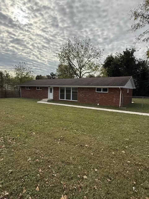 103 Ashwood Ln, Mcminnville, TN 37110