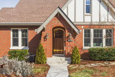 2002 Ashwood Ave, Nashville, TN 37212