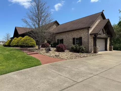 375 Autumn Ridge Ln, Lafayette, TN 37083