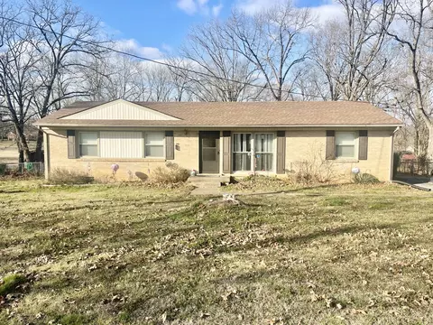 1368 Saint Anne St, Lewisburg, TN 37091