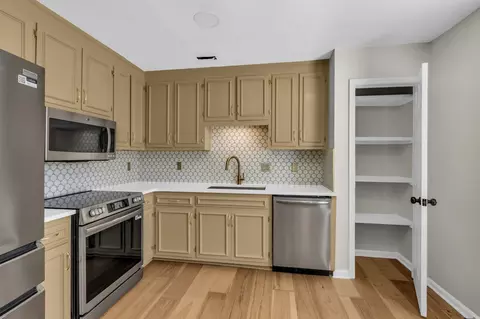 1011 E Northfield Blvd E, Murfreesboro, TN 37130