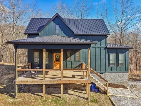 2796 N Hurricane Creek Rd, Mcewen, TN 37101
