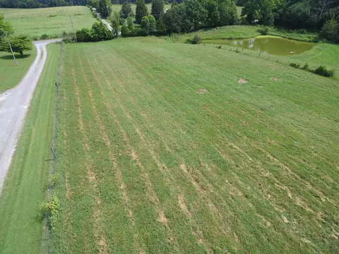 1 Old Mill Hill Rd, Dowelltown, TN 37059