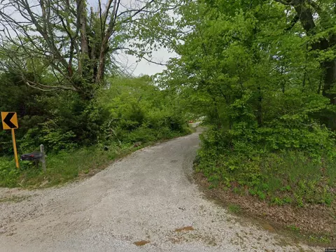 1616 Frye Rd, Columbia, TN 38401