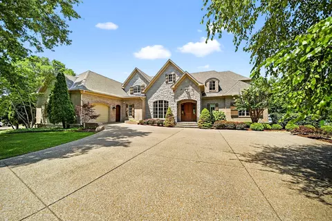 214 Bluegrass Dr, Hendersonville, TN 37075