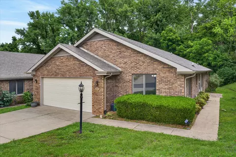 457 Country Club Ct, Clarksville, TN 37043