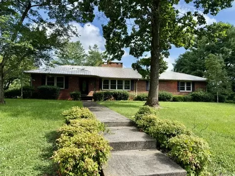 401 E Petty Ln, Winchester, TN 37398