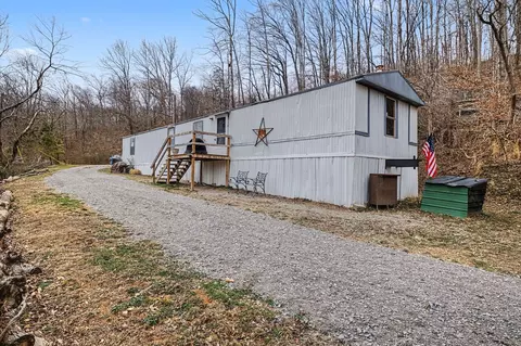 424 Bear Creek Trl, Centerville, TN 37033