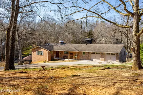 3643 Hood Cir, Louisville, TN 37777