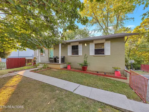 6409 NW Shrewsbury Dr, Knoxville, TN 37921