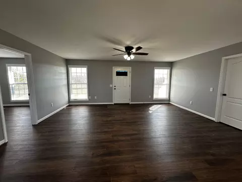 Living - 24 Henkle Ln, Loretto, TN 38469 photo 3 of 3