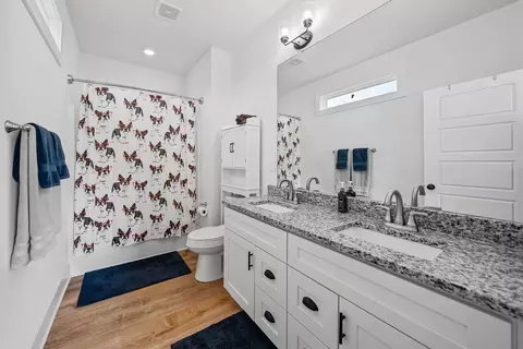Bath - 1160 Jonathan Ln, Springfield, TN 37172 photo 2 of 4