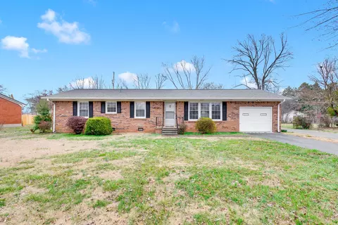 818 Fair Ave, Lawrenceburg, TN 38464
