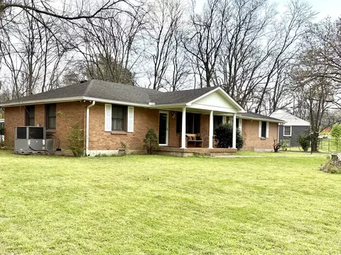 456 Ewing Ln, Nashville, TN 37207